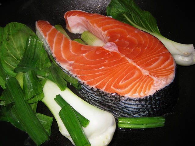 02-pan-frying-salmon-steak-bak-choy-and-green-onions.jpg