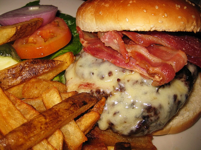 01-bacon-swiss-cheeseburger-and-fries.jpg