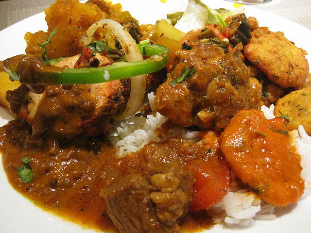 02-little-bit-of-everything-from-the-indian-buffet.jpg